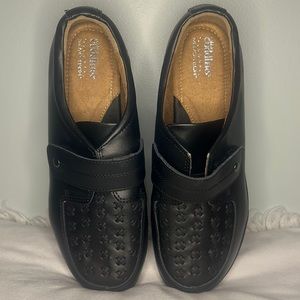 Cobbie Cuddlers "Cecile" Womens Shoes SIZE 8.5W Black Leather Single-Strap NWOT